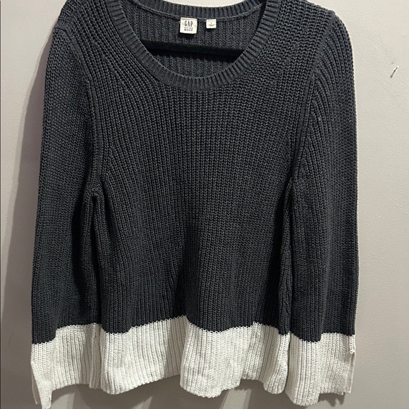 GAP Charcoal and White Crew Neck Sweater - Picture 5 of 11